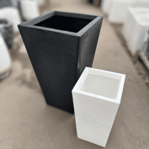 Maceta rotomoldeo MAIDA piramidal texturada