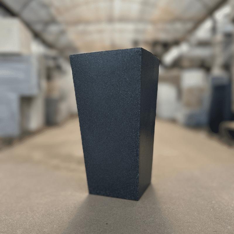 Maceta rotomoldeo MAIDA piramidal lisa