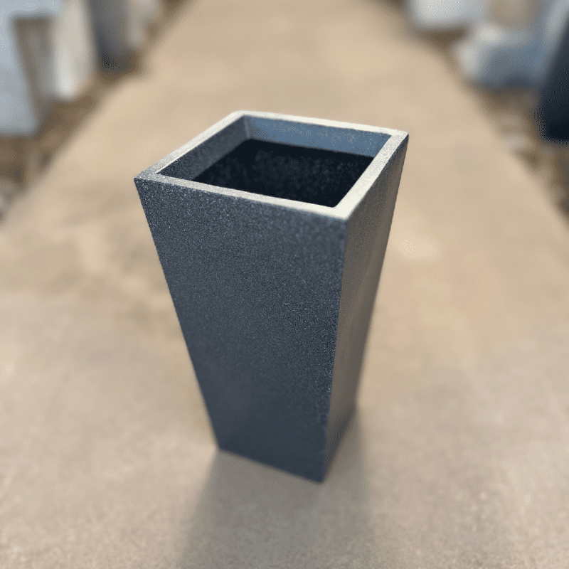 Maceta rotomoldeo MAIDA piramidal lisa