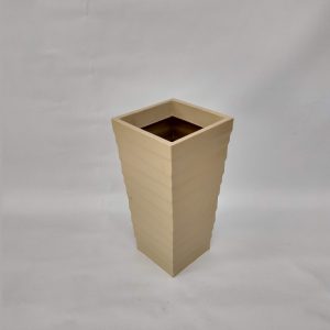 Maceta rotomoldeo MAIDA piramidal ondulada